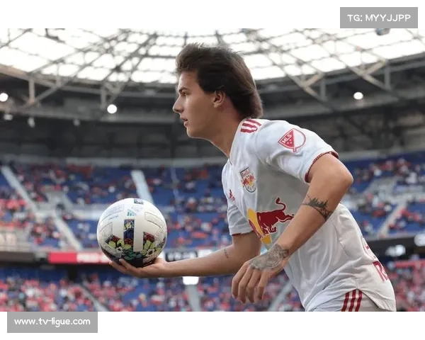 劳姆左路传中助攻罗慕洛，莱比锡青训配合流畅